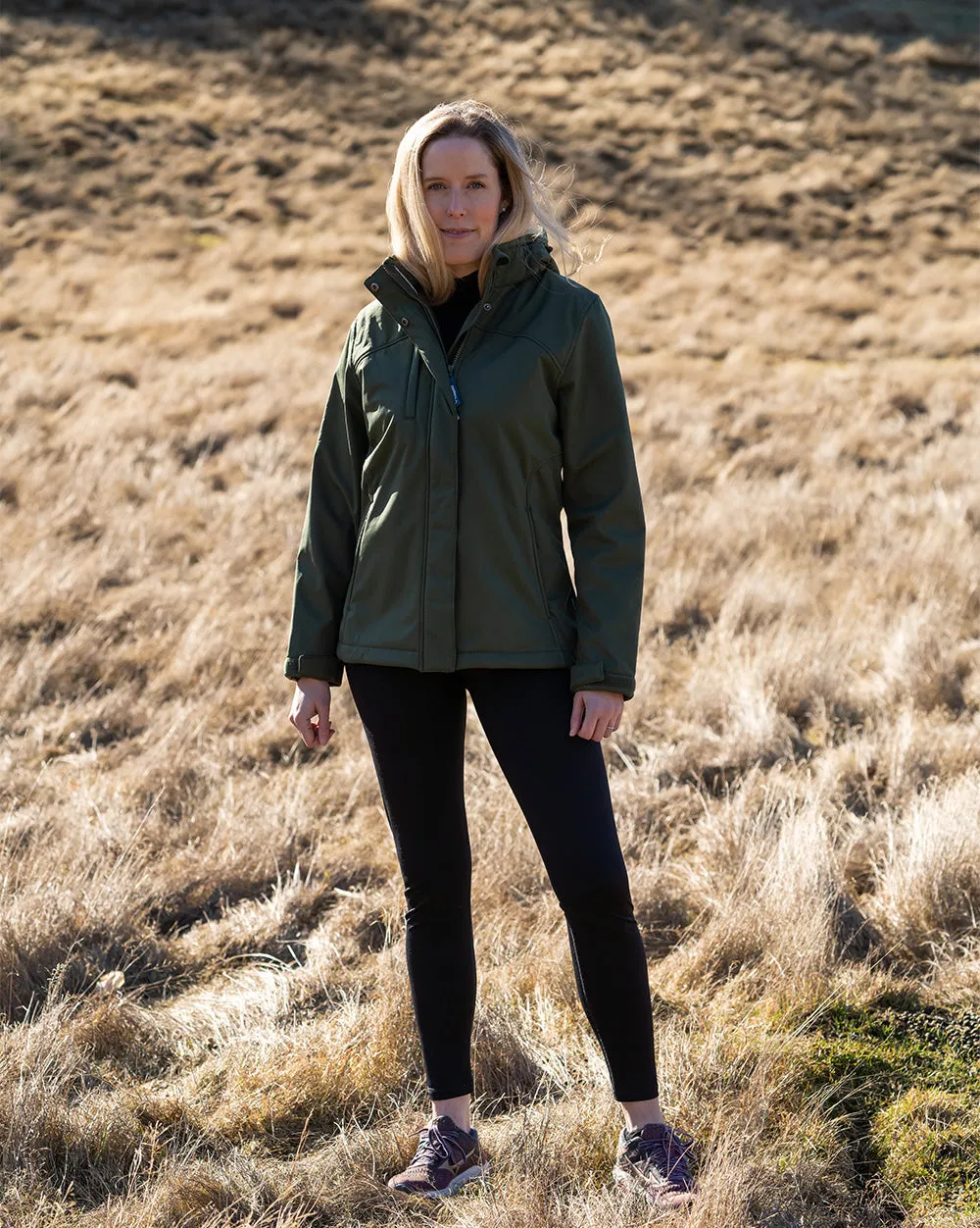 Ellis Softshell Coat in Beetle