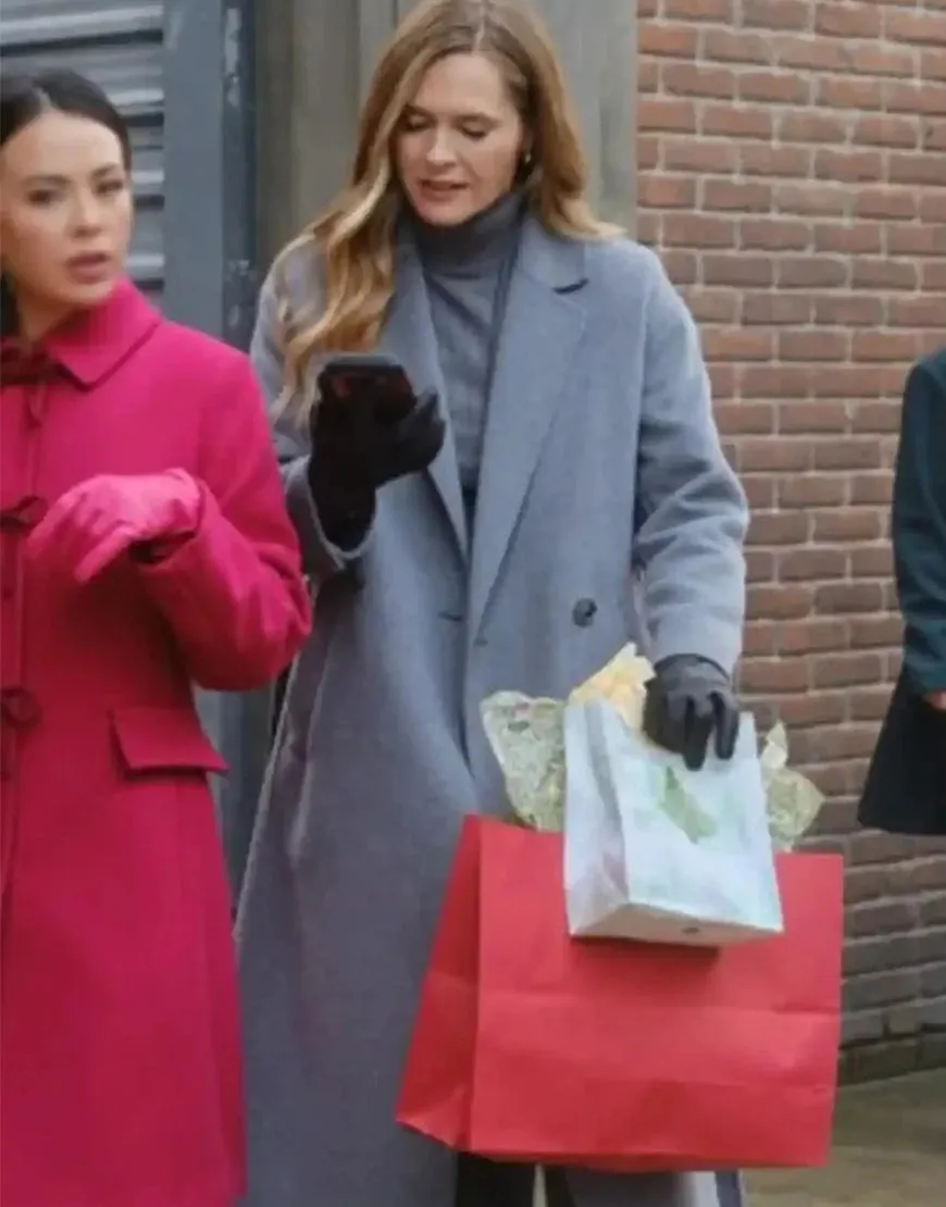 Sugar plummed Maggie Lawson Grey Wool Coat