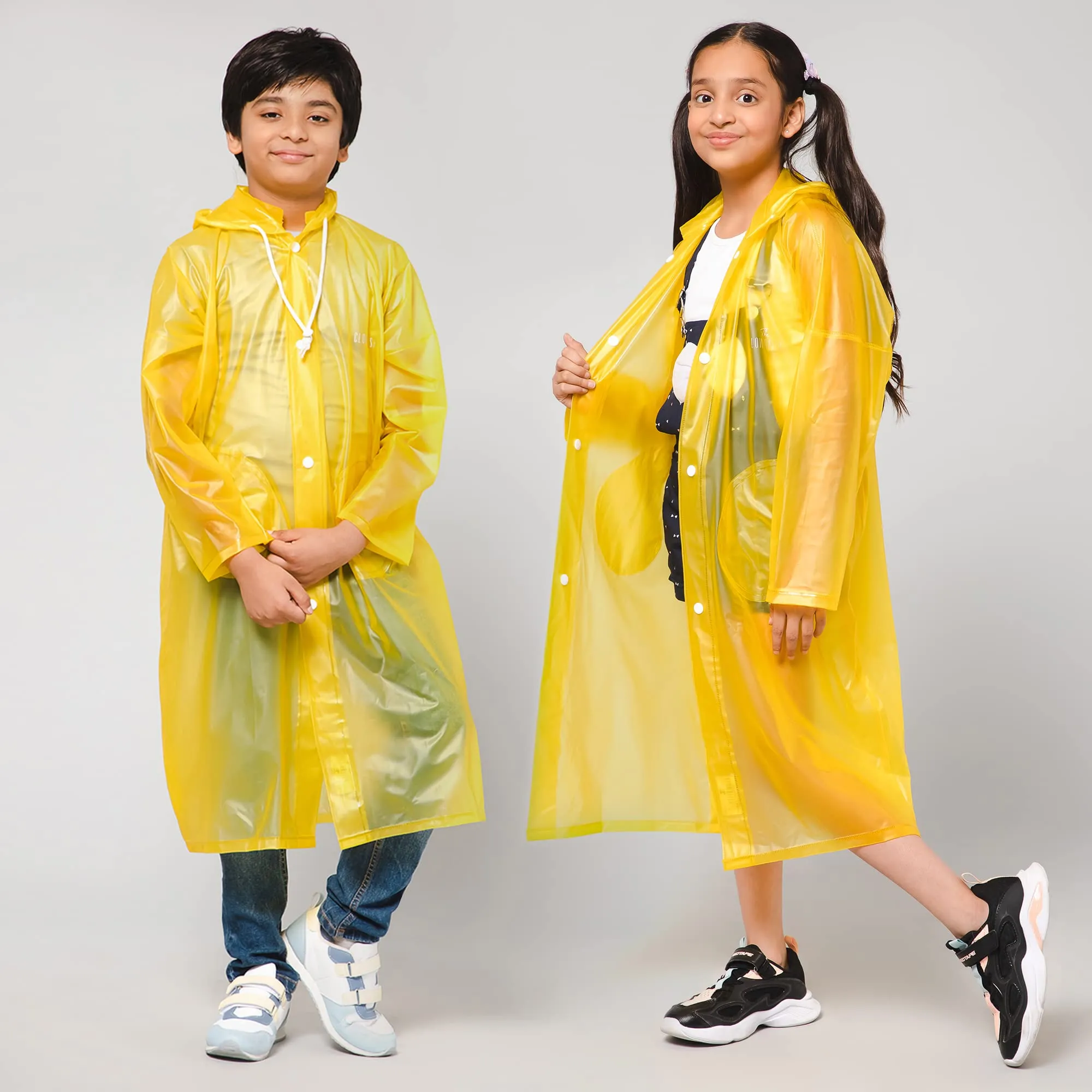 THE CLOWNFISH Wet & Wild Series Unisex Kids Waterproof Single Layer PVC Longcoat/Raincoat with Adjustable Hood. Age-3-4 Years (Light Orange)