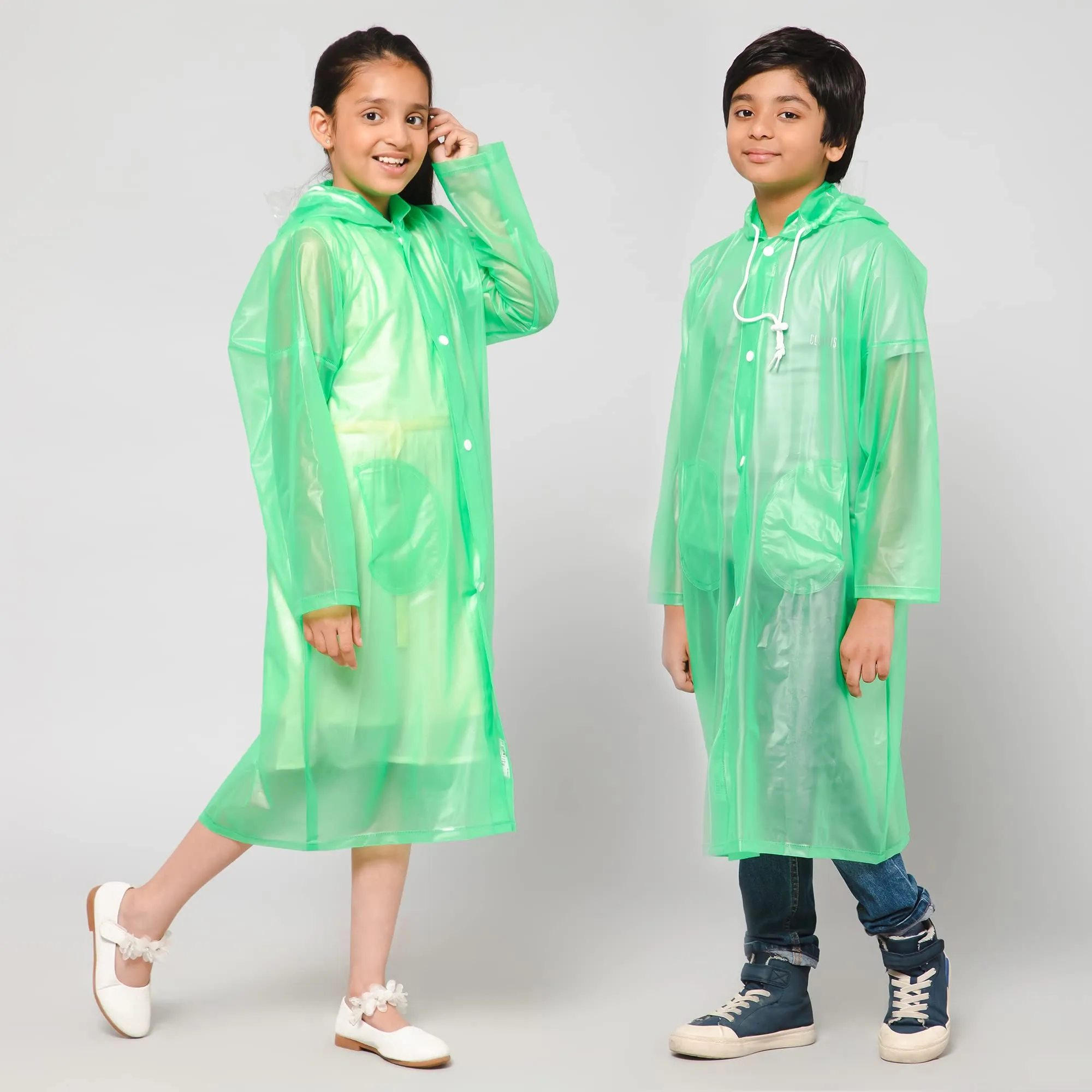 THE CLOWNFISH Wet & Wild Series Unisex Kids Waterproof Single Layer PVC Longcoat/Raincoat with Adjustable Hood. Age-6-7 Years (Fluoroscent Green)